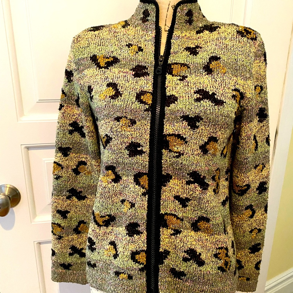 Hand loomed zipped, fitted sweater jacket